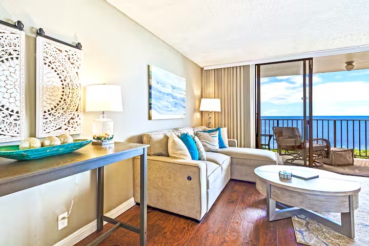 Photo Tour: 1-Bedroom Oceanfront Suite | Kihei Beach Condominiums photo 2