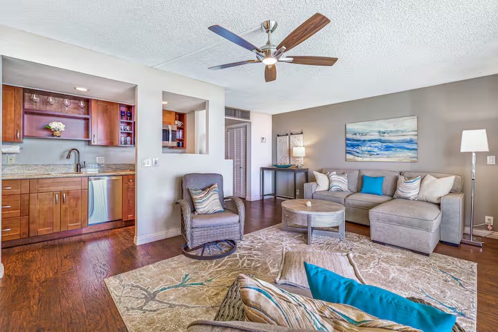 Photo Tour: 1-Bedroom Oceanfront Suite | Kihei Beach Condominiums photo 4