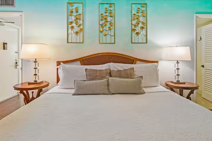 Photo Tour: 1-Bedroom Oceanfront Suite | Kihei Beach Condominiums photo 11