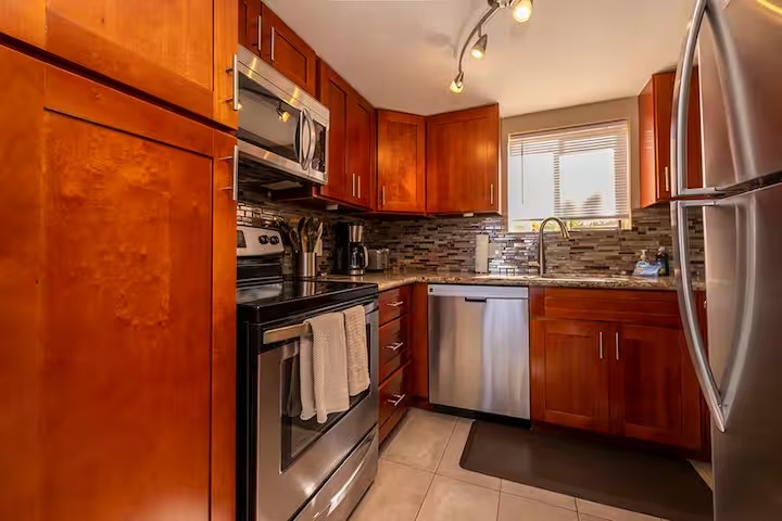 Photo Tour: 2-Bedroom Oceanfront Suite | Kihei Beach Condominiums photo 3