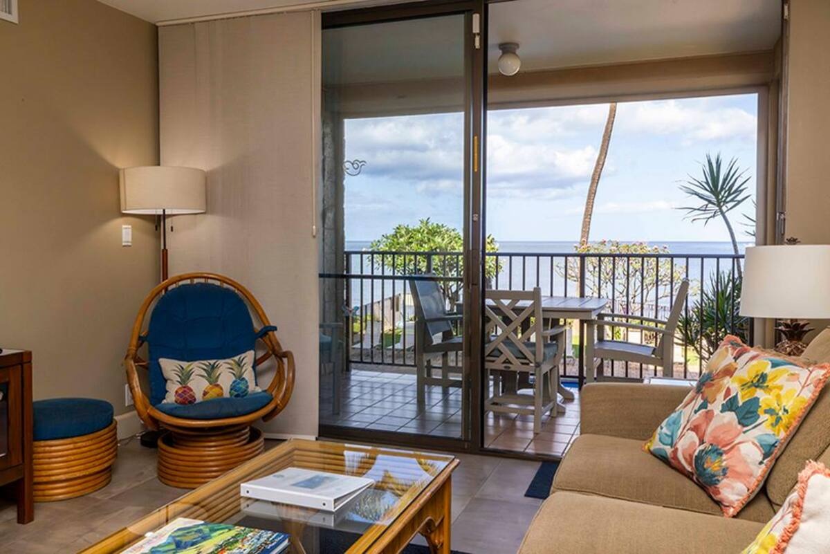 Photo Tour: 2-Bedroom Oceanfront Suite | Kihei Beach Condominiums photo 10