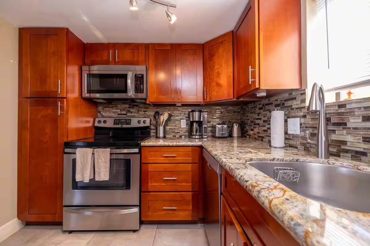 Photo Tour: 2-Bedroom Oceanfront Suite | Kihei Beach Condominiums photo 19