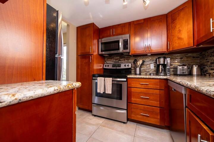 Photo Tour: 2-Bedroom Oceanfront Suite | Kihei Beach Condominiums photo 20